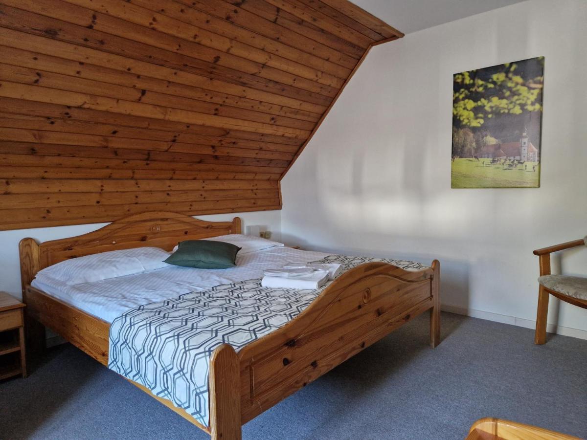 פודצ'טרטק Guesthouse Jelenov Greben מראה חיצוני תמונה