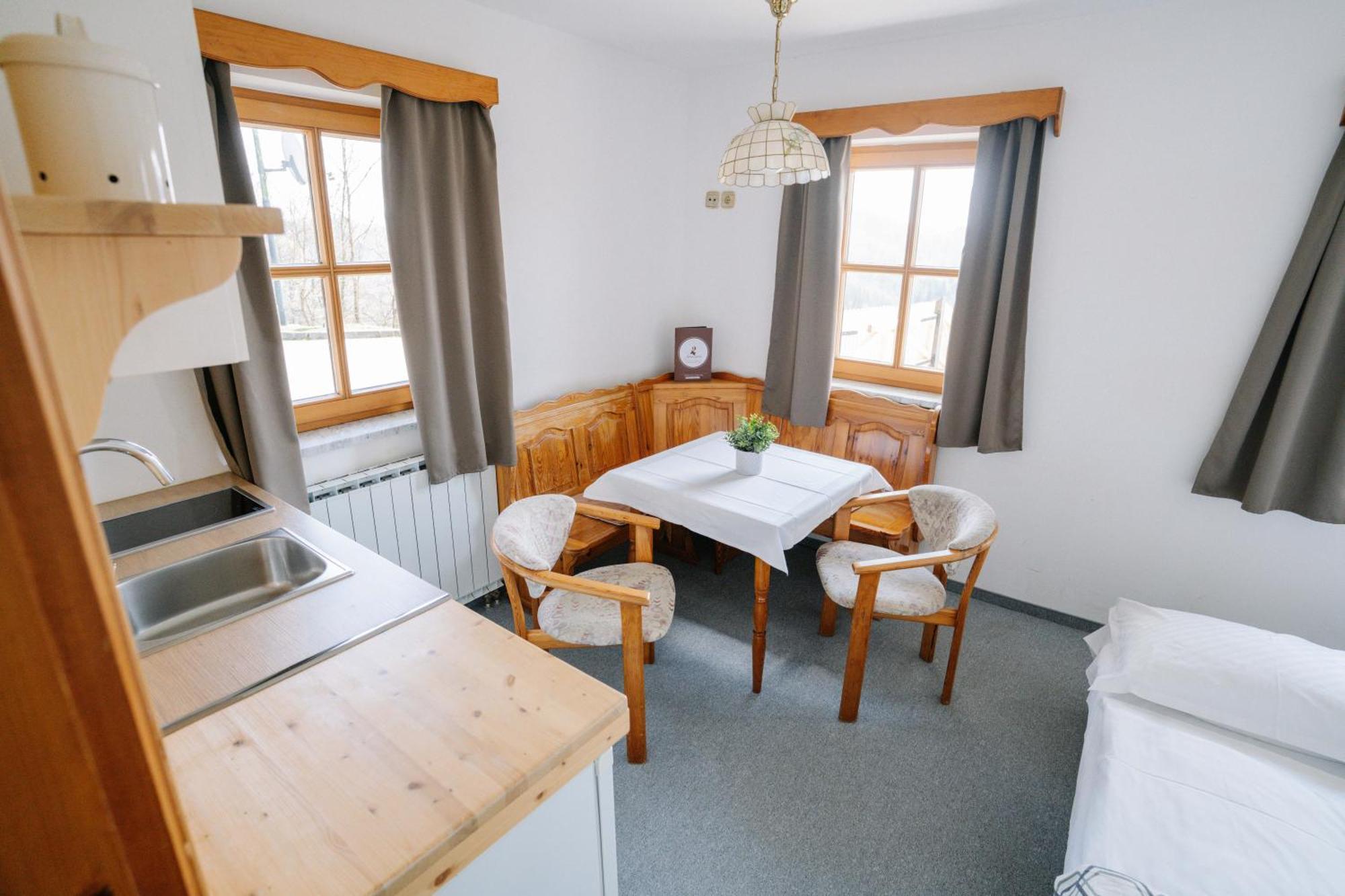פודצ'טרטק Guesthouse Jelenov Greben מראה חיצוני תמונה